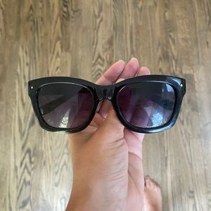Kate spade sunglasses with case